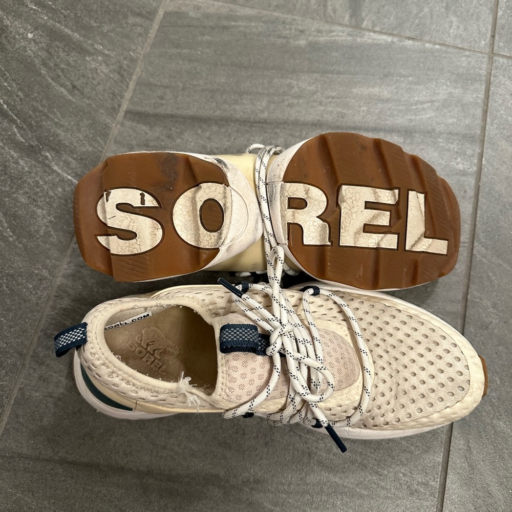 SOREL women’s unique athlesure shoe